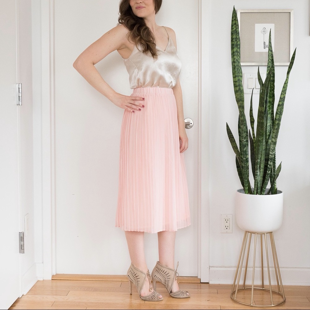 *MUST GO* Piperlime Pleated Midi Skirt